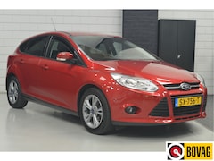 Ford Focus - 1.0 EcoBoost Titanium // AIRCO // PARKEERSENSOREN V&A // NAVI // STOELVERWARMING //