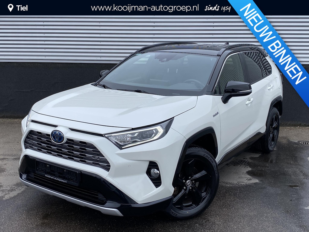 Toyota RAV4 - 2.5 Hybrid Bi-Tone 2WD Navigatie, Stoelverwarming, JBL, LED, LMV, Parkeersensoren voor + a - AutoWereld.nl