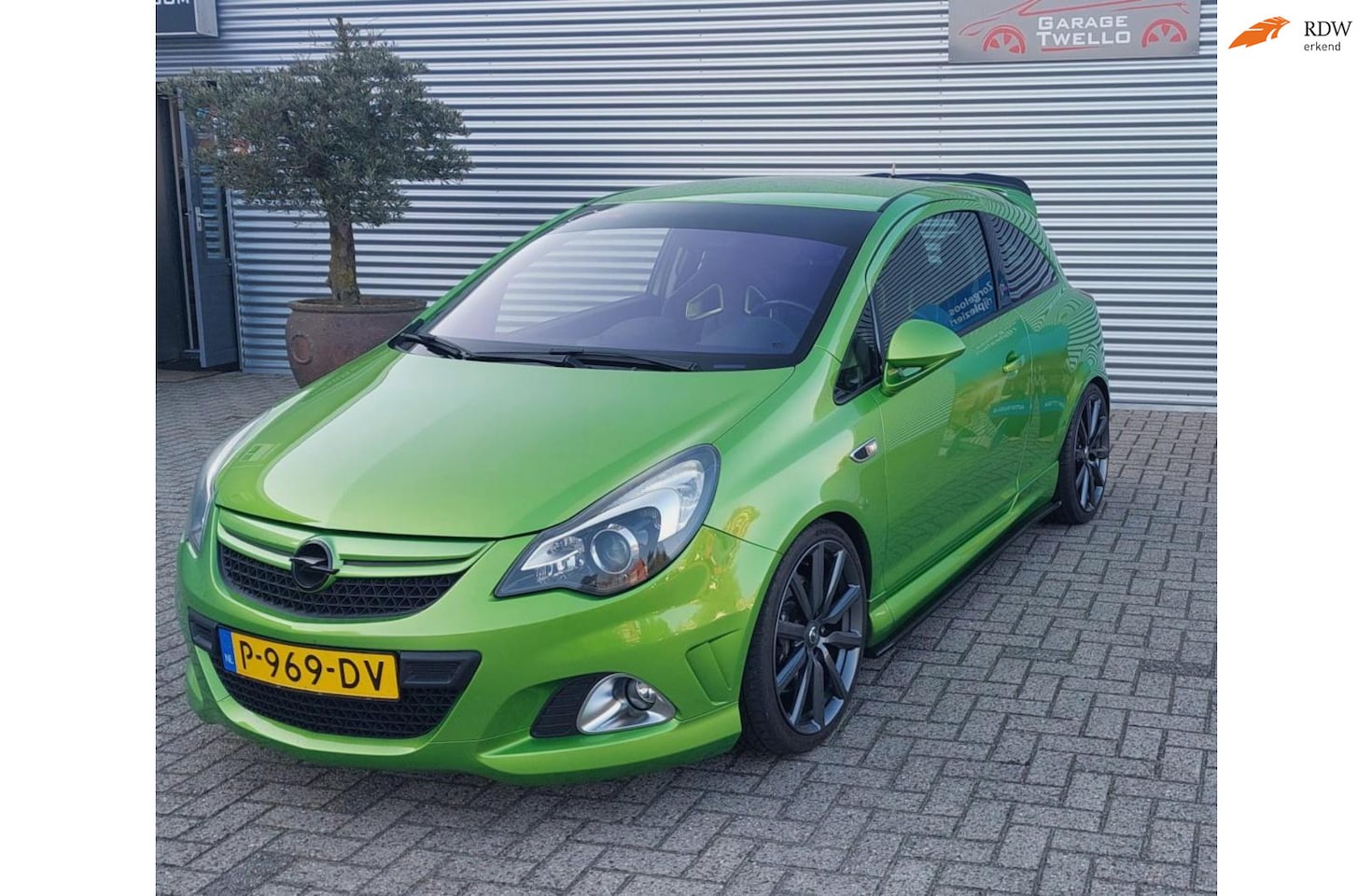 Opel Corsa - 1.6-16V Turbo OPC Nürnburgring Edition 1.6-16V Turbo OPC Nürnburgring Edition (bij 93000km distributieriem vervangen) - AutoWereld.nl
