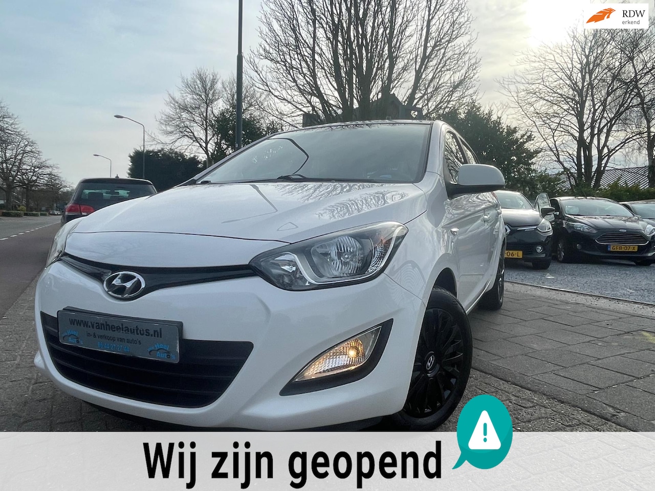 Hyundai i20 - 1.2i i-Drive A-C Elek Pakket Stoelvrm 5-Drs Black&White - AutoWereld.nl