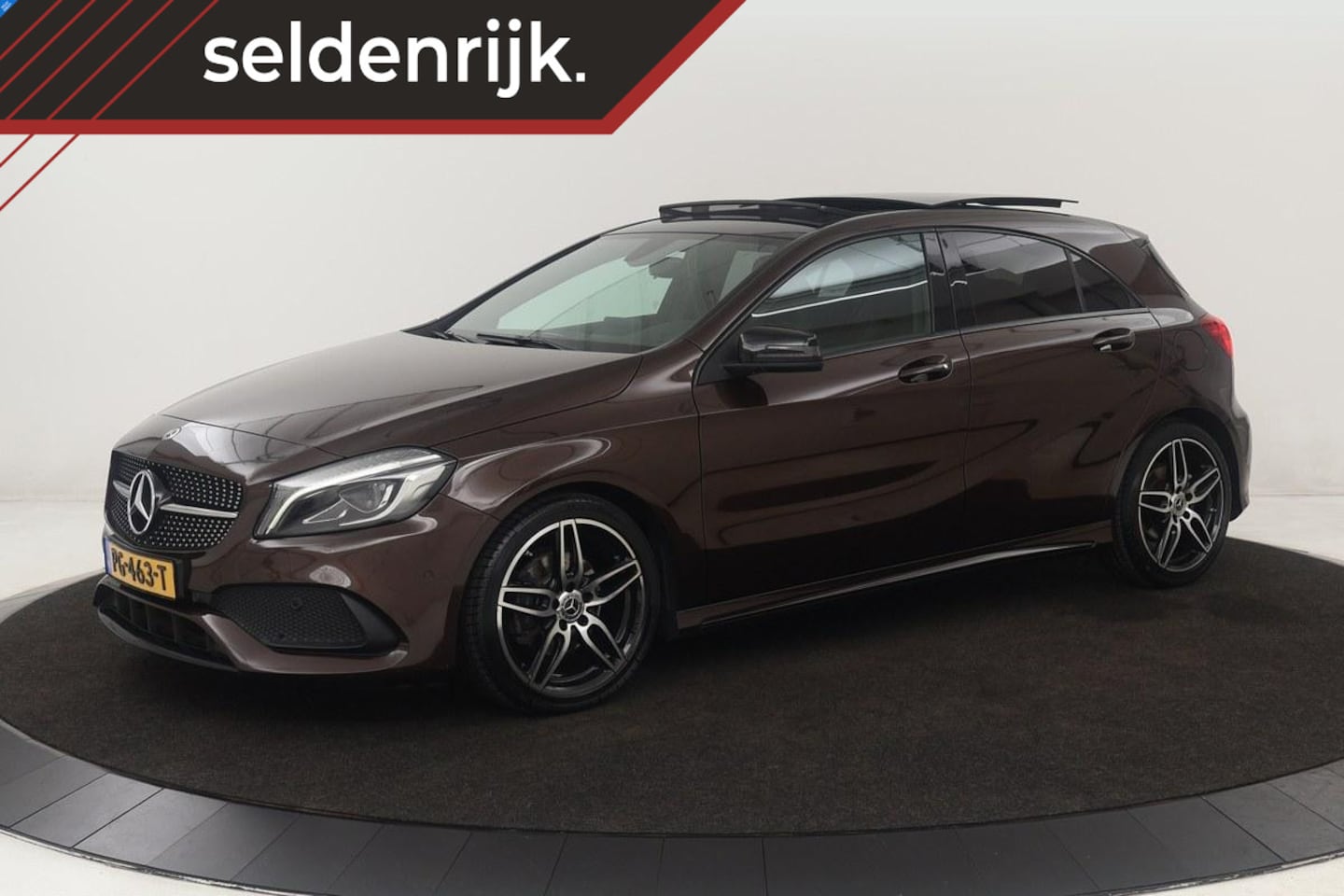 Mercedes-Benz A-klasse - 160 AMG Night | Panoramadak | Camera | Full LED | Navigatie | Trekhaak | Cruise control | - AutoWereld.nl