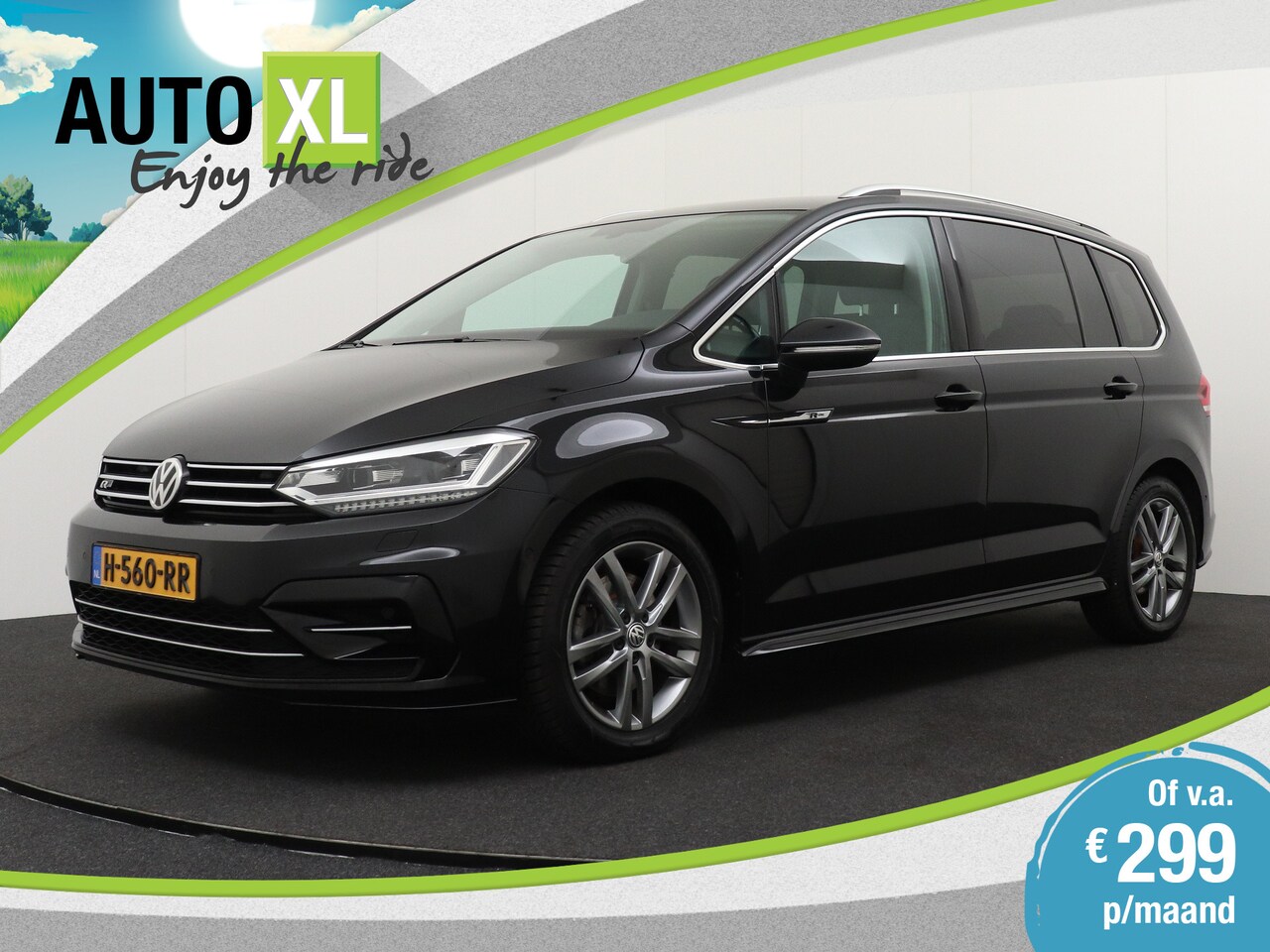 Volkswagen Touran - 1.5 TSI Aut. R-Line 7-pers Trekhaak Pano-dak Carplay Adapt. Cruise - AutoWereld.nl