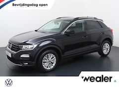 Volkswagen T-Roc - 1.0 TSI Style | 110 PK | Navigatiesysteem | Adaptive cruise control | Draadloze telefoonla