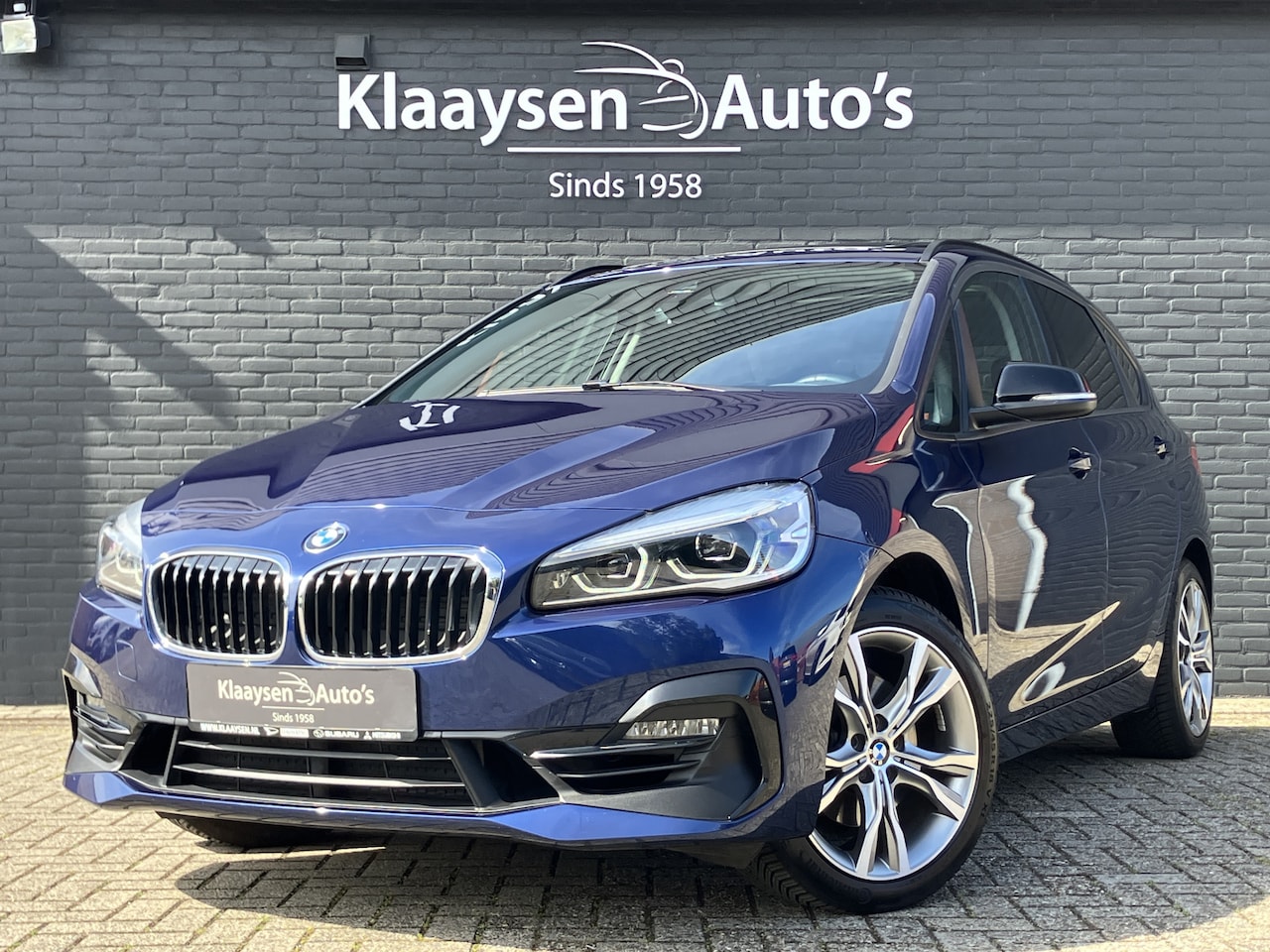 BMW 2-serie Active Tourer - 220i High Executive Edition 192 pk M-sport AUT. | dealer onderhouden | navigatie | panoram - AutoWereld.nl