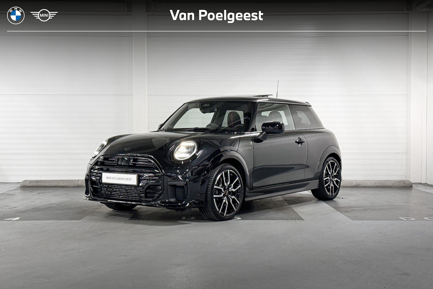MINI Cooper S - | John Cooper Works Trim |  Pakket XL | 18" John Cooper Works Lap Spoke two-tone - AutoWereld.nl