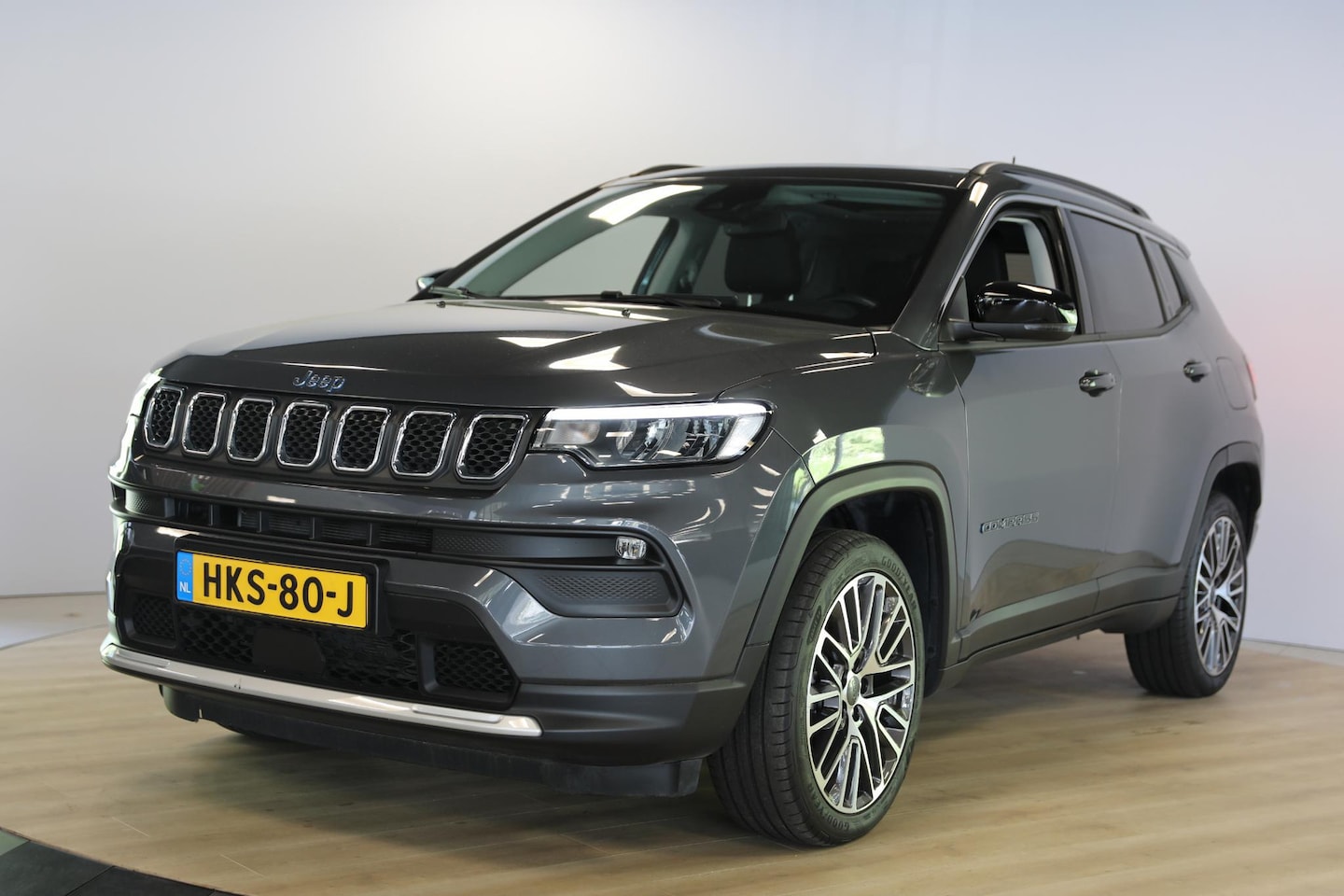 Jeep Compass - 4xe 190 Plug-in Hybrid Electric Limited Business | Schuif- opendak | Camera | LED - AutoWereld.nl
