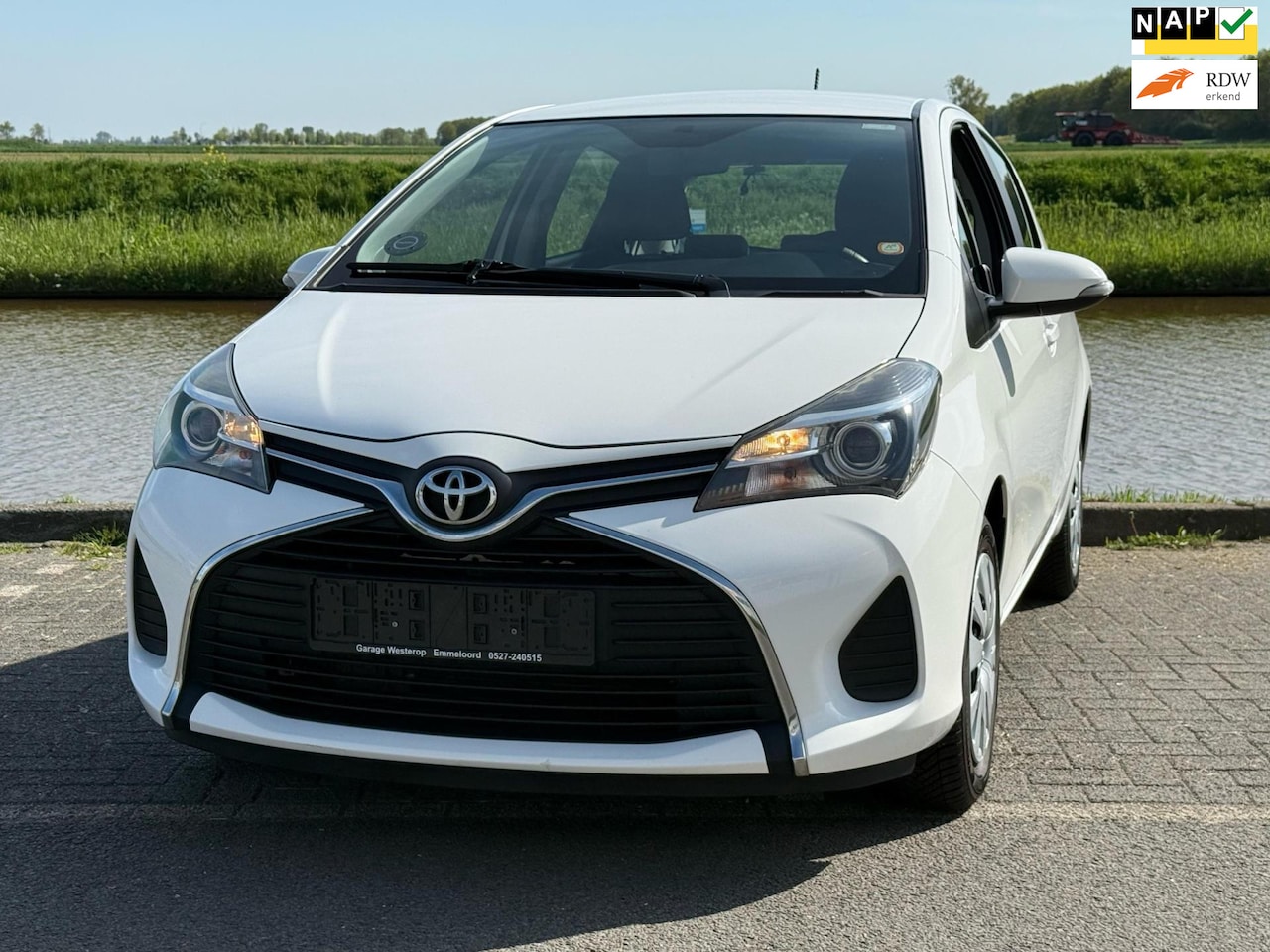 Toyota Yaris - 1.3 VVT-i Business Plus stoelverw. navi, clima, camera - AutoWereld.nl