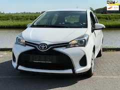 Toyota Yaris - 1.3 VVT-i Business Plus stoelverw. navi, clima, camera