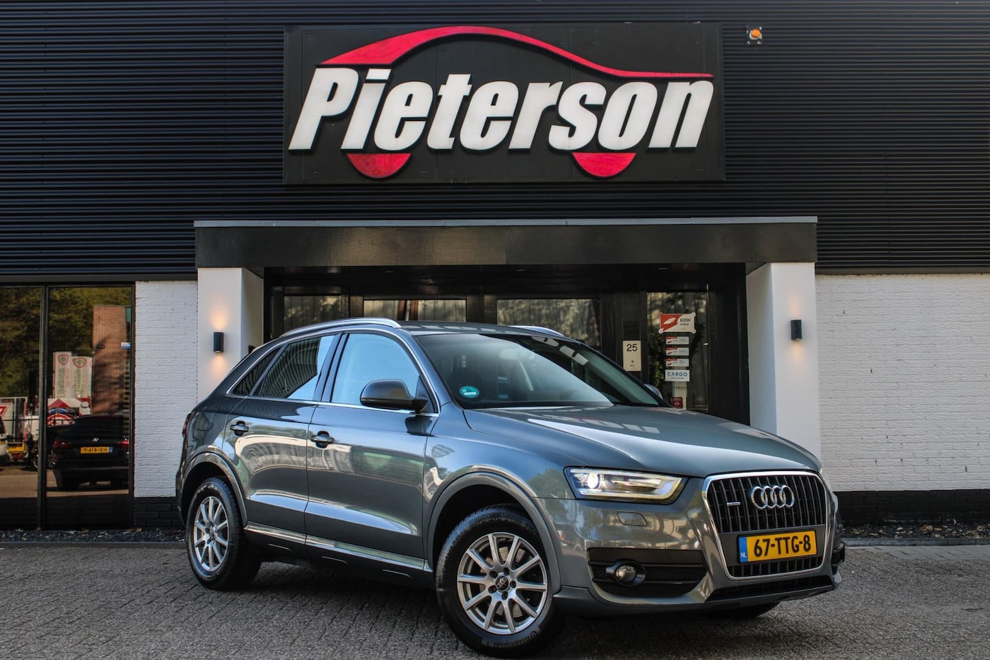 Audi Q3 - 2.0 TFSI Quattro NAP XENON TREKHAAK DEALER OH CLIMA - AutoWereld.nl