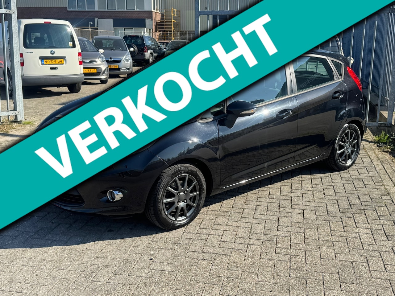 Ford Fiesta - 1.6 TDCi ECOnetic Trend 5 deurs! Airco l MTF-stuur l LM velgen l Elek pakket! GOED ONDERHO - AutoWereld.nl