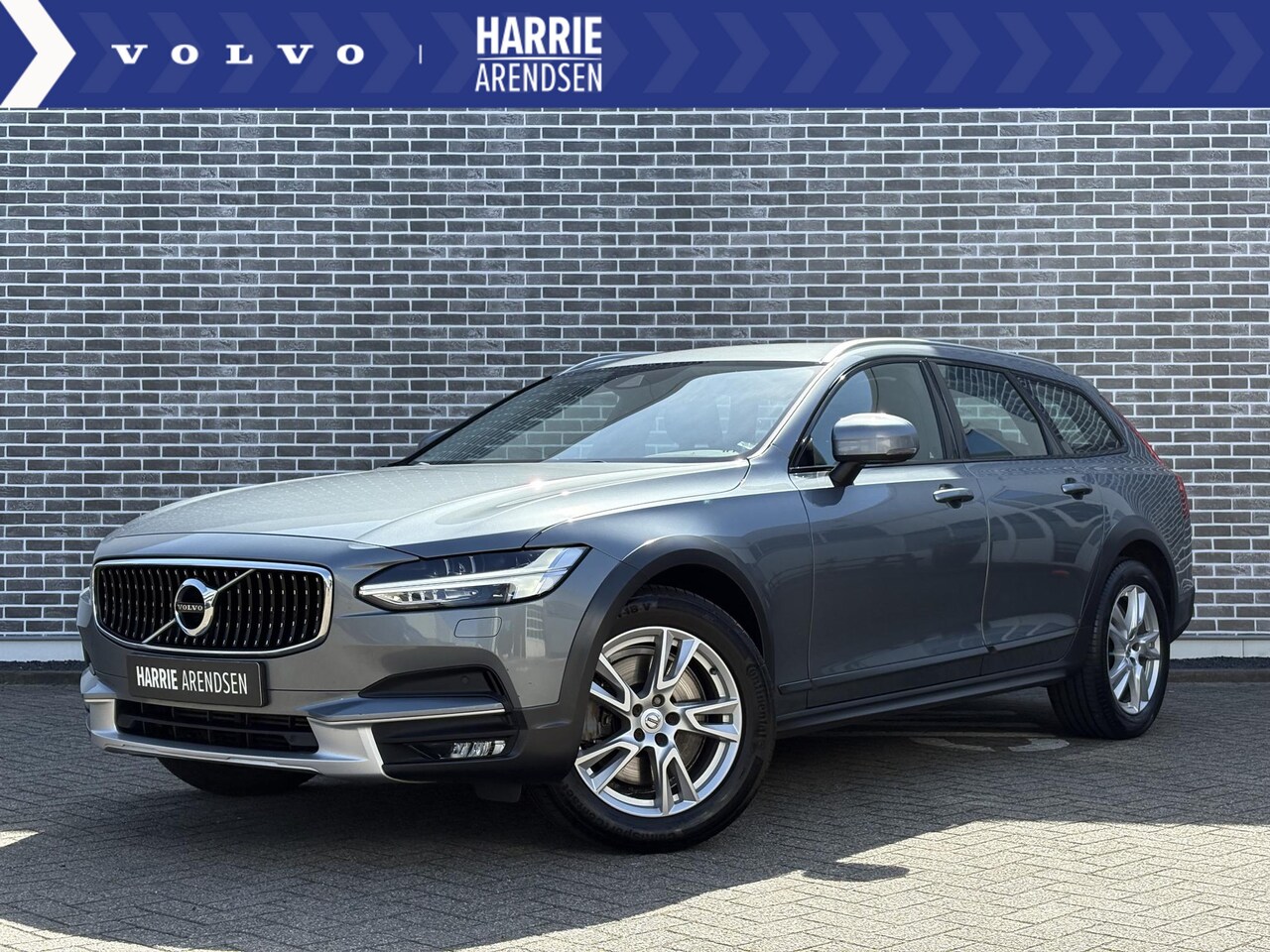 Volvo V90 Cross Country - 2.0 T5 AWD | Trekhaak | Adaptieve cruise control | Achteruitrijcamera | Navigatie | Gelami - AutoWereld.nl