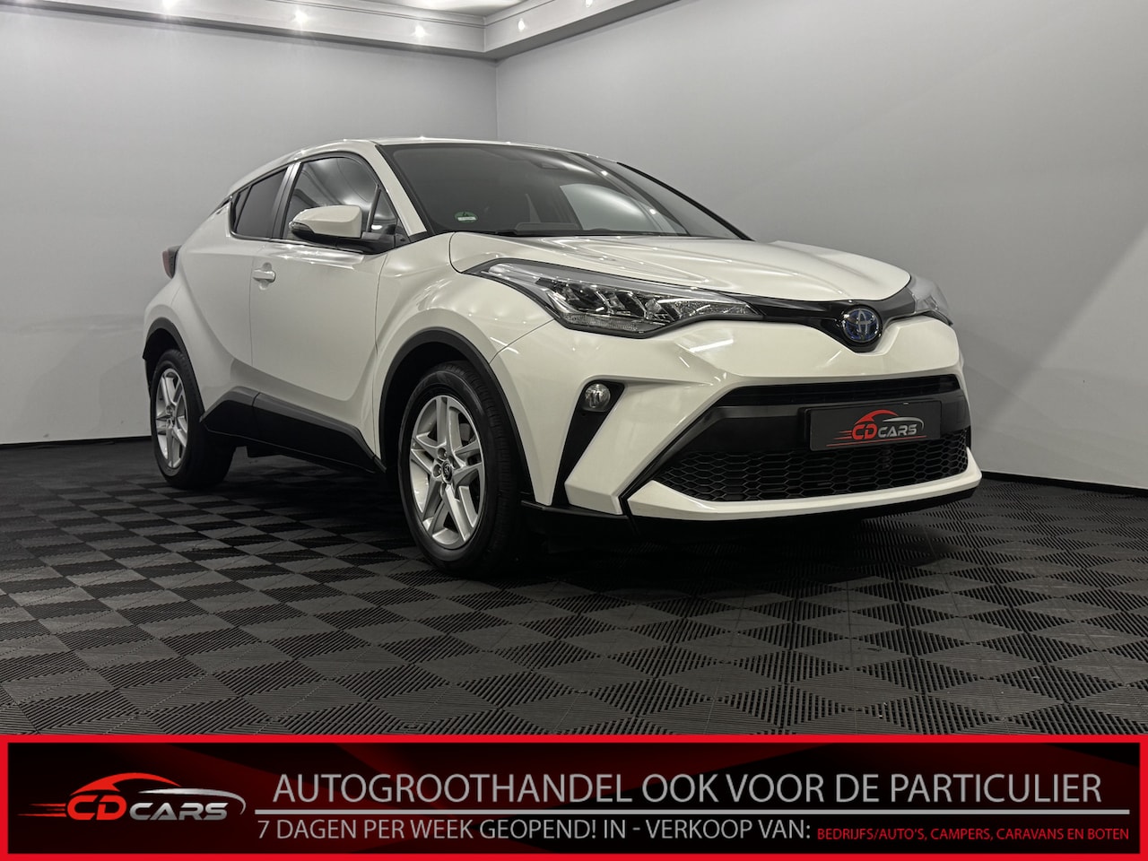 Toyota C-HR - 1.8 Hybrid Active Clima, Apple carplay, Camera, keyless start, Cruise control, Rijstrook c - AutoWereld.nl