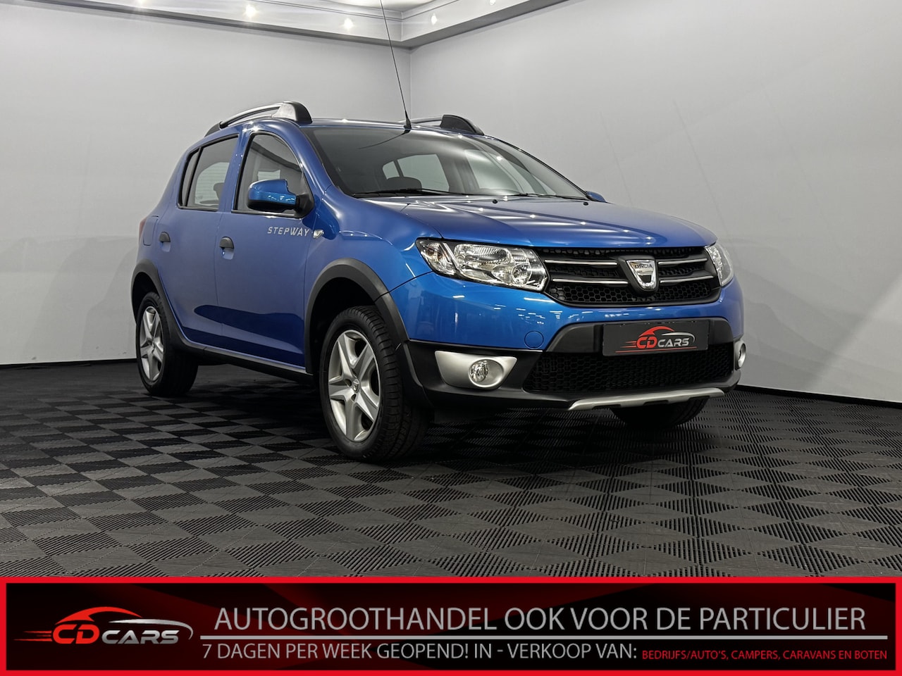 Dacia Sandero Stepway - 0.9 TCe Lauréate Airco, Navi, Parkeersensoren, Cruise control, Lichtmetalen velgen - AutoWereld.nl