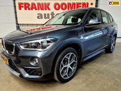 BMW X1 - SDrive20i 192PK Corporate Lease + Panorama|LED|Leder|Navi|Apple|PDC|Cruise|18"LMV