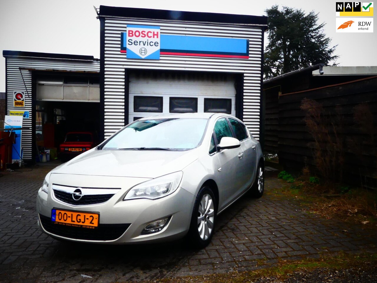 Opel Astra - 1.6 Cosmo Automaat Airco 5-drs Cruise Control Actieprijs!!!! - AutoWereld.nl