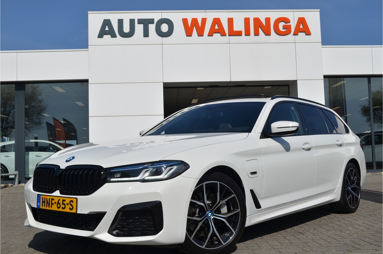 BMW 5-serie - 530e M-Sport Panorama Laser Trekh. HUD *Leder Elek. Vert. Geh. Stoelv. V+A Stuurverw. Harm - AutoWereld.nl