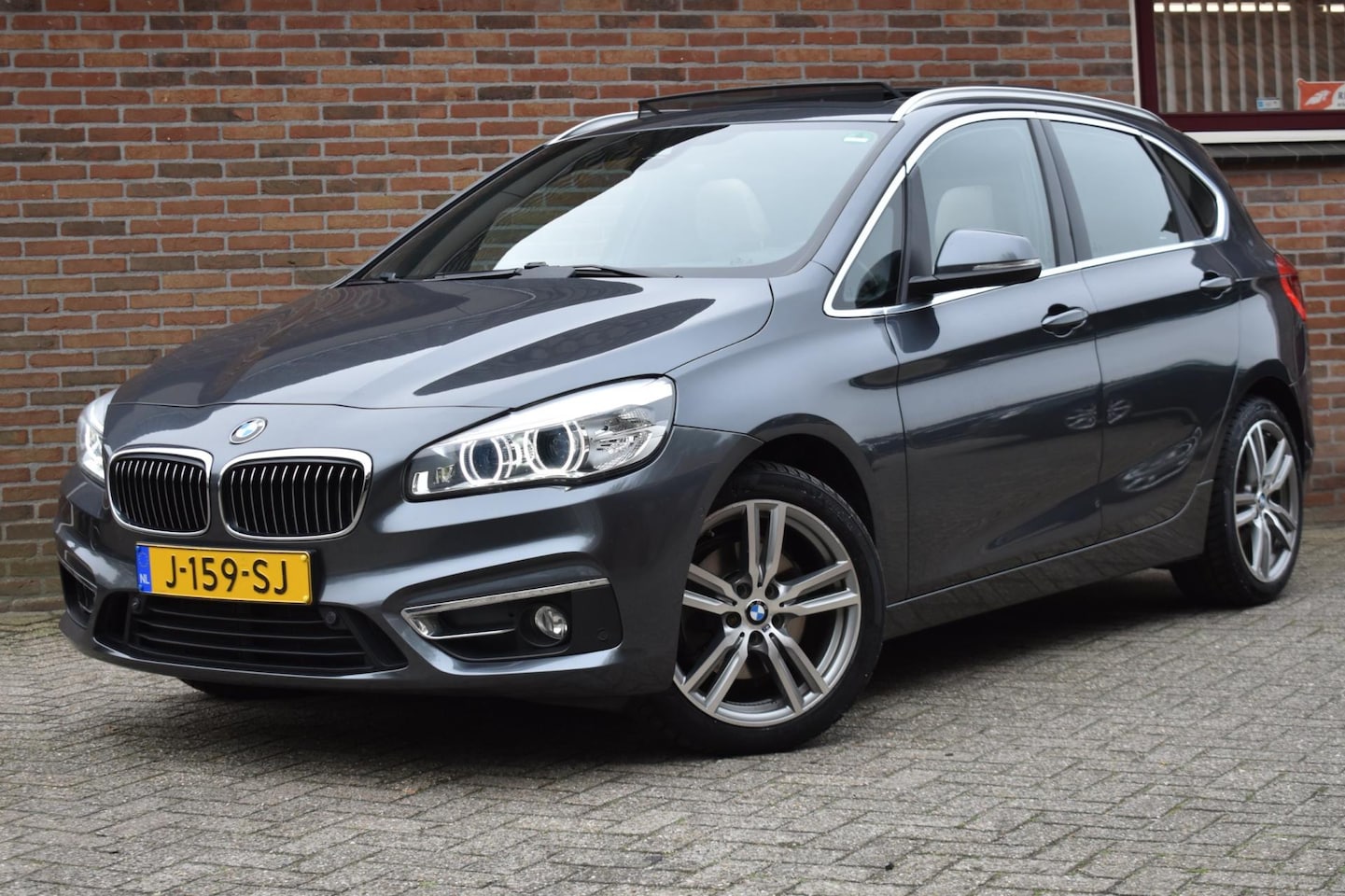 BMW 2-serie Active Tourer - 220d xDrive M Sport '15 Pano Leder LED Navi Clima Cruise Inruil mogelijk - AutoWereld.nl