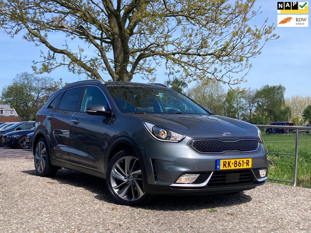 Kia Niro - 1.6 GDi Hybrid BusinessLine | Leder + Stuur stoel verw. + Cruise + Clima nu € 13.450,-!!! - AutoWereld.nl
