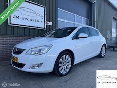 Opel Astra - 1.4 Turbo Cosmo|Clima|Navi|Cruise|Lm velgen|APK nieuw