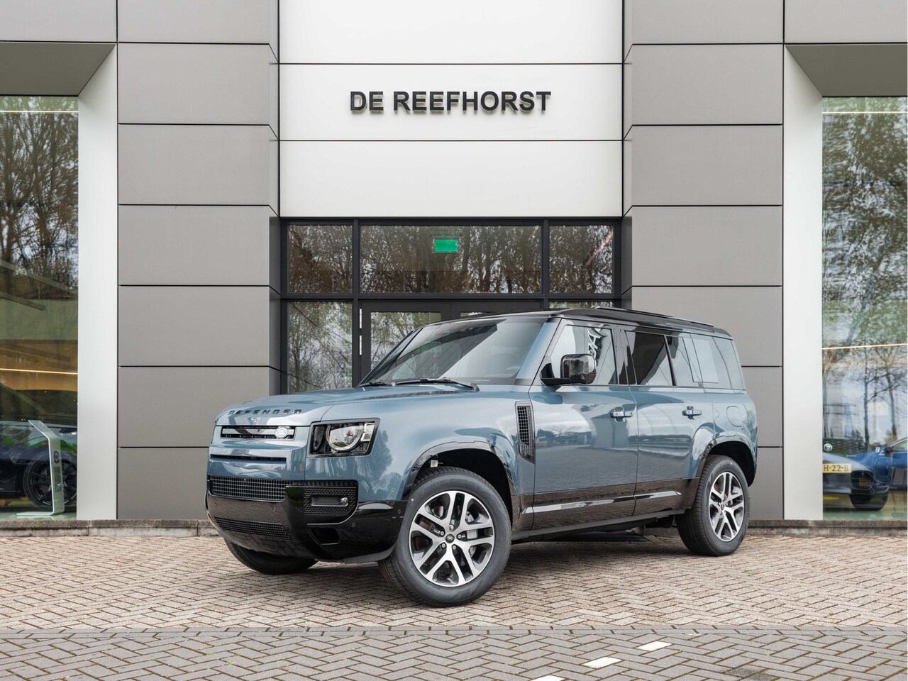 Land Rover Defender 110 - 2.0 P300e X-Dynamic SE | Cold Climate Pack | Panoramisch schuif-/kanteldak | Elektrische t - AutoWereld.nl