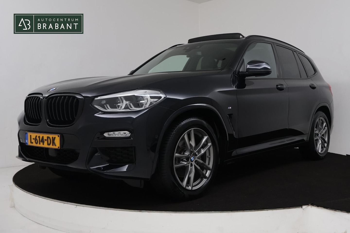 BMW X3 - XDrive20i High Executive (PANORAMADAK, TREKHAAK, CAMERA, NAVIGATIE, STOELVERWARMING, ELEKT - AutoWereld.nl