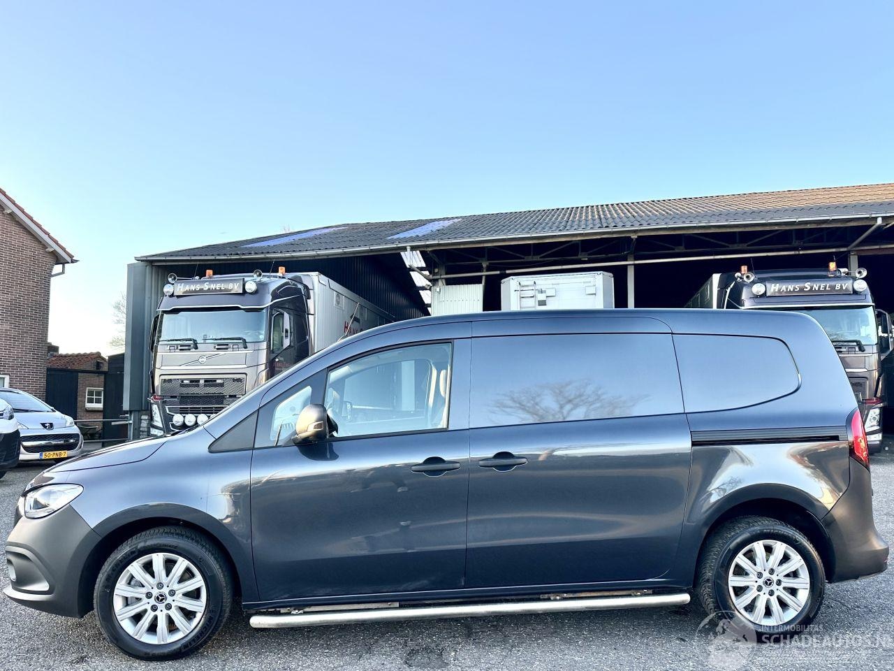 Mercedes-Benz Citan - 112 CDI 116pk 7-traps aut L2 Select - nap - 2x schuifdeur - cam - navi - stoel + stuurverw - AutoWereld.nl