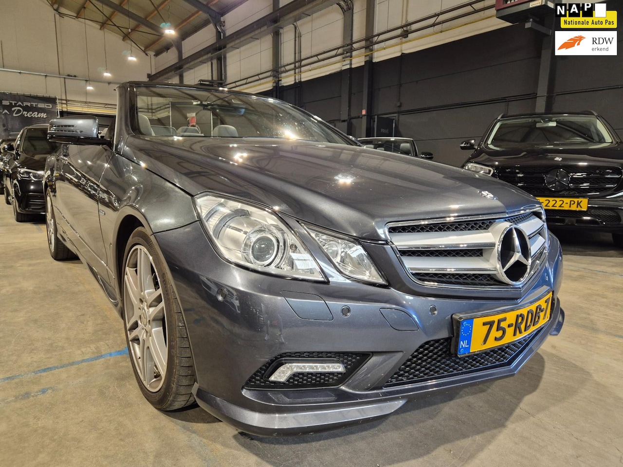 Mercedes-Benz E-klasse Cabrio - 200 CGI Elegance - Airscarf - Leder - Stoelverw - Navigatie - Clima - Cruise - Dealeronder - AutoWereld.nl
