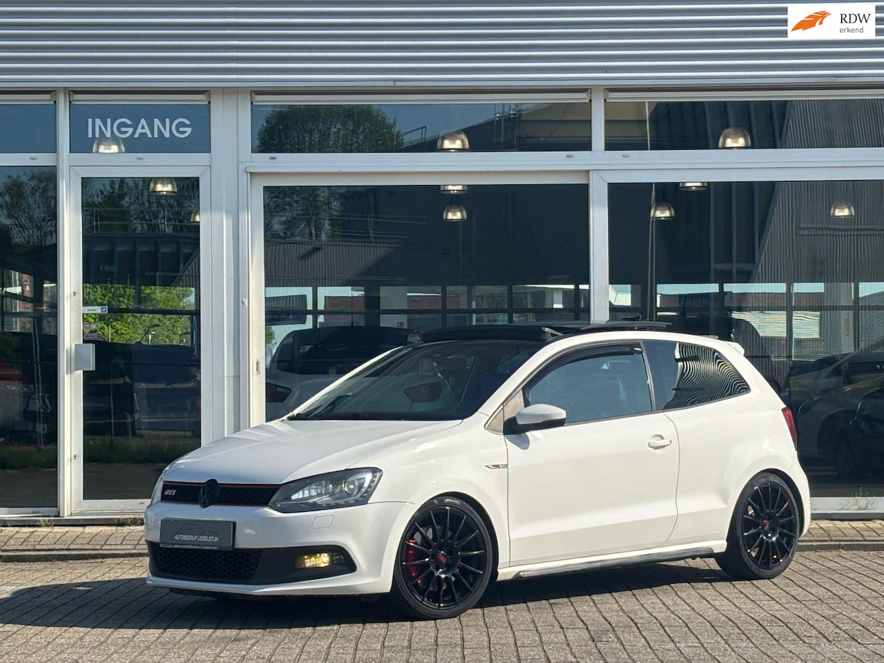 Volkswagen Polo - 1.4 TSI GTI 180 PK Automaat / Panoramadak / Climate / Pdc. - AutoWereld.nl
