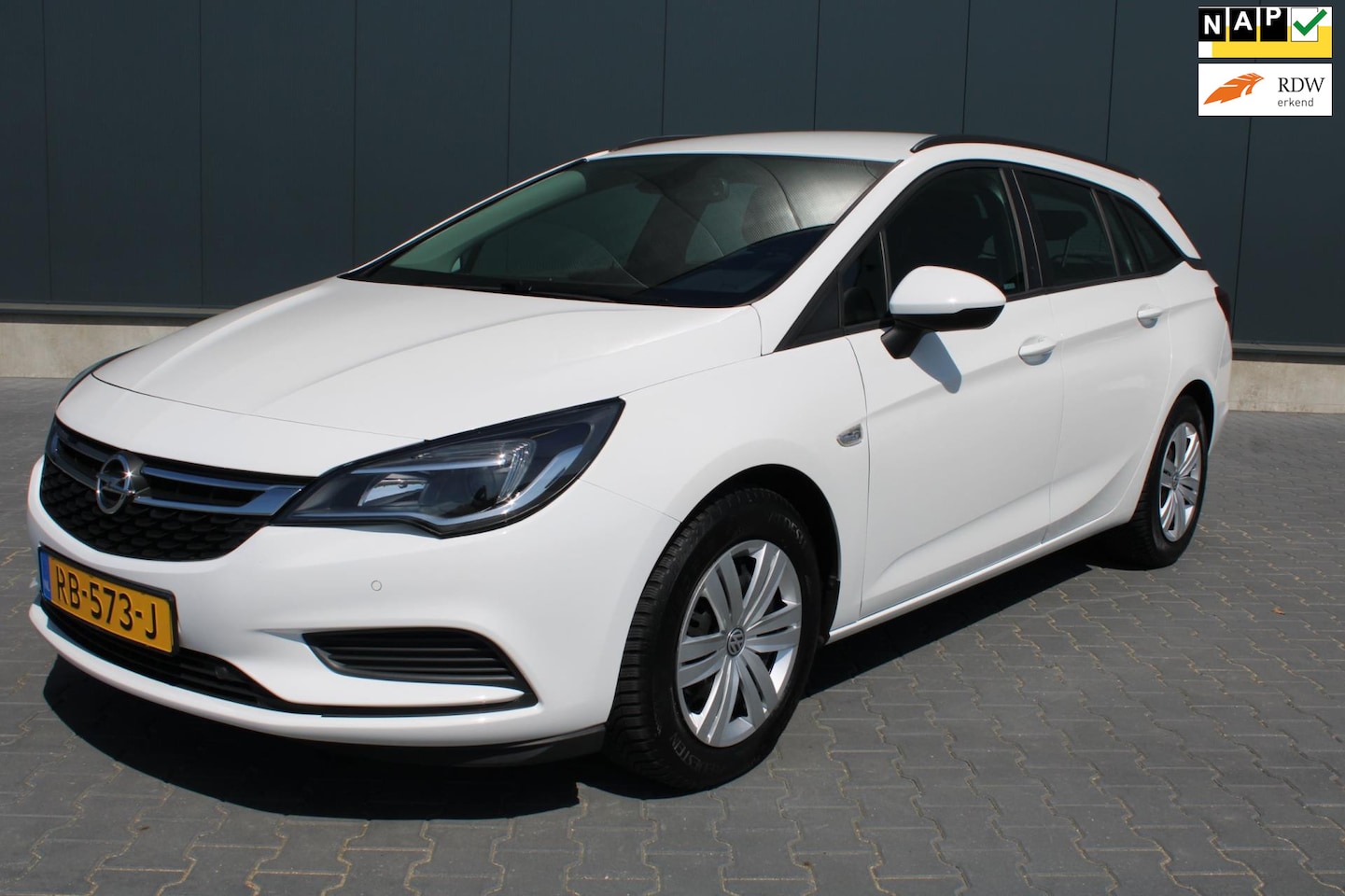 Opel Astra Sports Tourer - NAVIGATIE CRUISE CONTROLE TREKHAAK - AutoWereld.nl