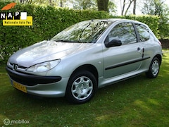 Peugeot 206 - 1.1 XN Bj 2001| Van Oud Vrouwtje 'Beppe' Geweest