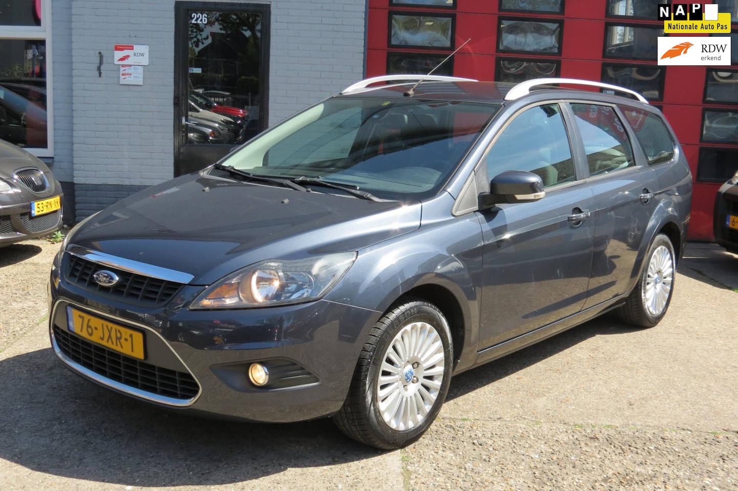 Ford Focus Wagon - 1.8 Limited 1.8 Limited , AIRCO, Navi, PDC, Trekhaak - AutoWereld.nl