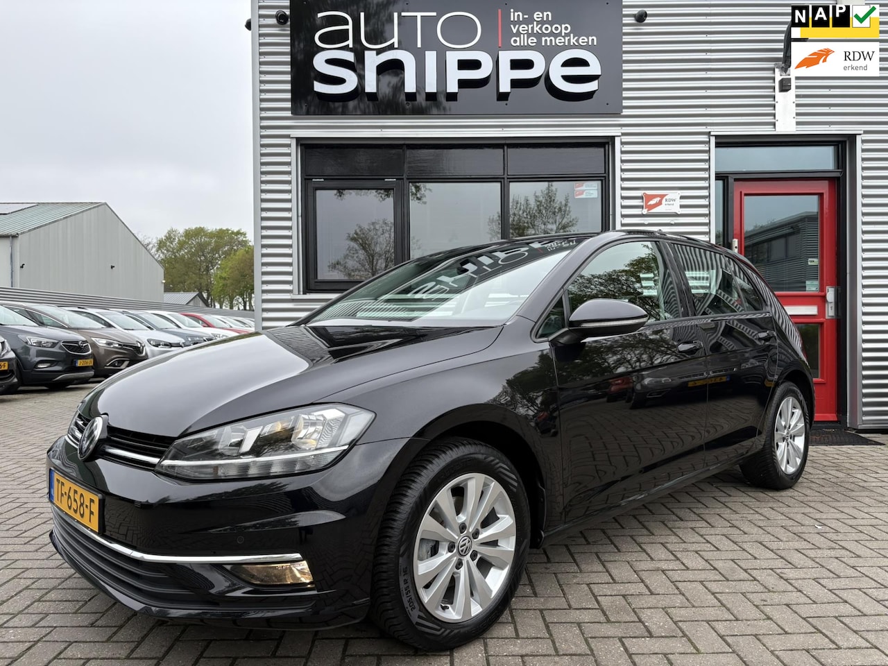 Volkswagen Golf - 1.0 TSI Comfortline -5DRS.-ADAPTIVE CRUISE-CLIMA-APPLE CARPLAY/ANDROID AUTO-LICHTMETALEN V - AutoWereld.nl