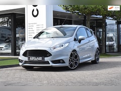 Ford Fiesta - 1.6 ST200 XENON, ACHTERUITRIJCAMERA, STOELVERWARMING, LEDER