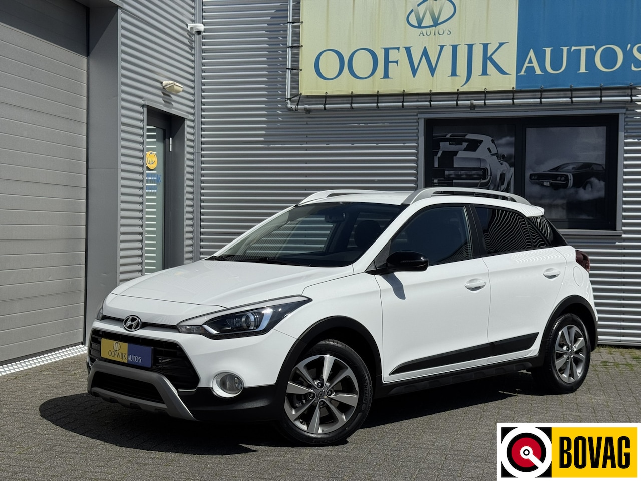 Hyundai i20 - 1.0 T-GDI Cross Active Airco Navi Camera CarPlay - AutoWereld.nl