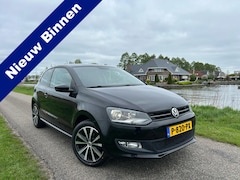 Volkswagen Polo - 1.2 TSI 4-Cillinder 105 PK Highline Stoelverwarming