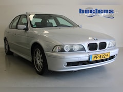 BMW 5-serie - 520i Lifestyle Edition | APK: 06-2026 | AIRCO | STOEL-VERW | CRUISE | PDC-V/A | TREKHAAK |