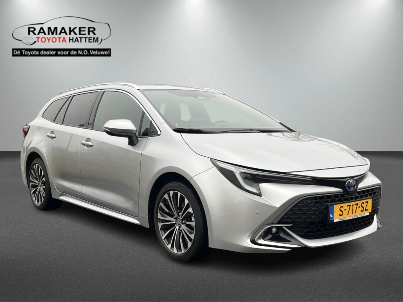 Toyota Corolla Touring Sports - 1.8 Hybrid First Edition automaat - AutoWereld.nl