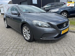 Volvo V40 - 1.6 T3 Summum, Xenon, Leer verliest koelvloeistof