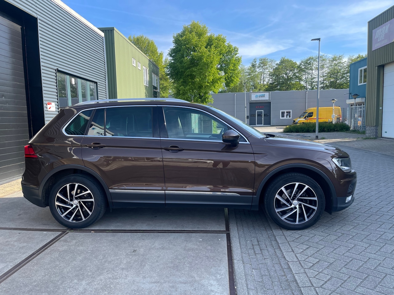 Volkswagen Tiguan - 2.0 TDI Connected Series 2.0 TDI Connected Series - AutoWereld.nl
