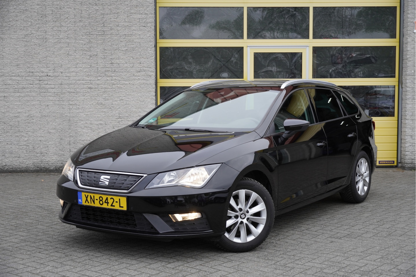 Seat Leon ST - 1.0 EcoTSI Style Business Intense BJ2019 Lmv 16" | Led | Pdc | Navi | Keyless entry | Trek - AutoWereld.nl