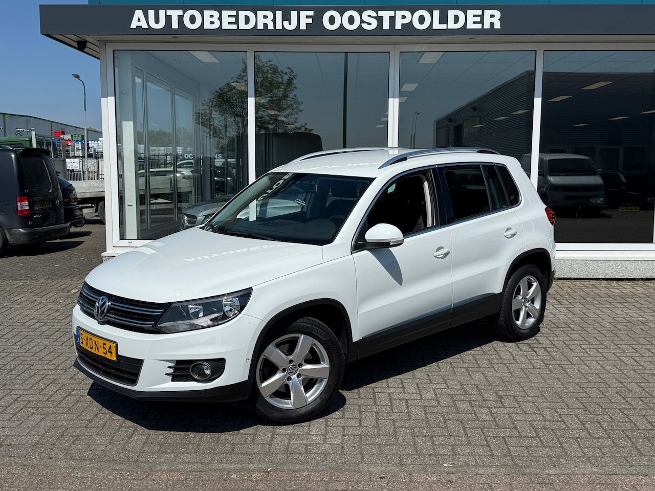Volkswagen Tiguan - 1.4 TSI Sport&Style Automaat - AutoWereld.nl