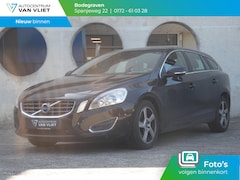 Volvo V60 - 1.6 T3 Momentum | NAVIGATIE | TREKHAAK | 12 MAANDEN BOVAG GARANTIE |