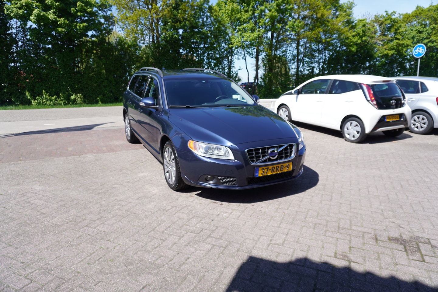 Volvo V70 - 1.6 T4 Limited Edition AUTOMAAT TREKHAAK LEER STOELVERWARMING NAVI - AutoWereld.nl