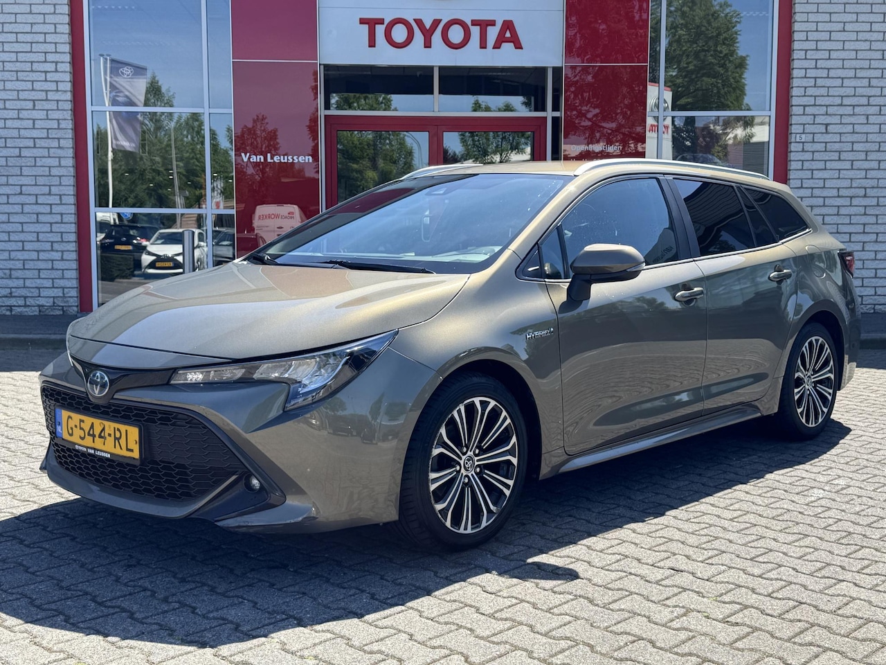 Toyota Corolla Touring Sports - 1.8 HYBRID DYNAMIC TREKHAAK KEYLESS STOELVERW. PARKCAMERA APPLE/ANDROID NL-AUTO - AutoWereld.nl