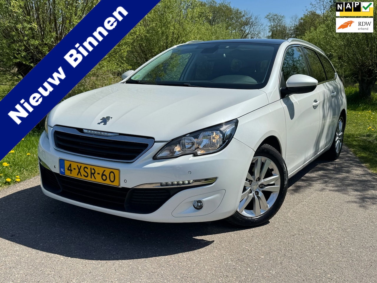 Peugeot 308 SW - 1.6 BlueHDI Blue Lease Executive / 1 Eigenaar / Airco / Navigatie / CC / Panoramadak / PDC - AutoWereld.nl