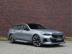 BMW 5-serie Touring - 530e xDrive *M Performance*B&W*HUD*Trekhaak*Pano