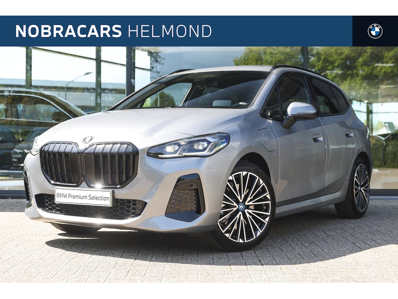 BMW 2-serie Active Tourer - 230e xDrive M Sport Automaat / Panoramadak / Trekhaak / Sportstoelen / Adaptieve LED / M A - AutoWereld.nl