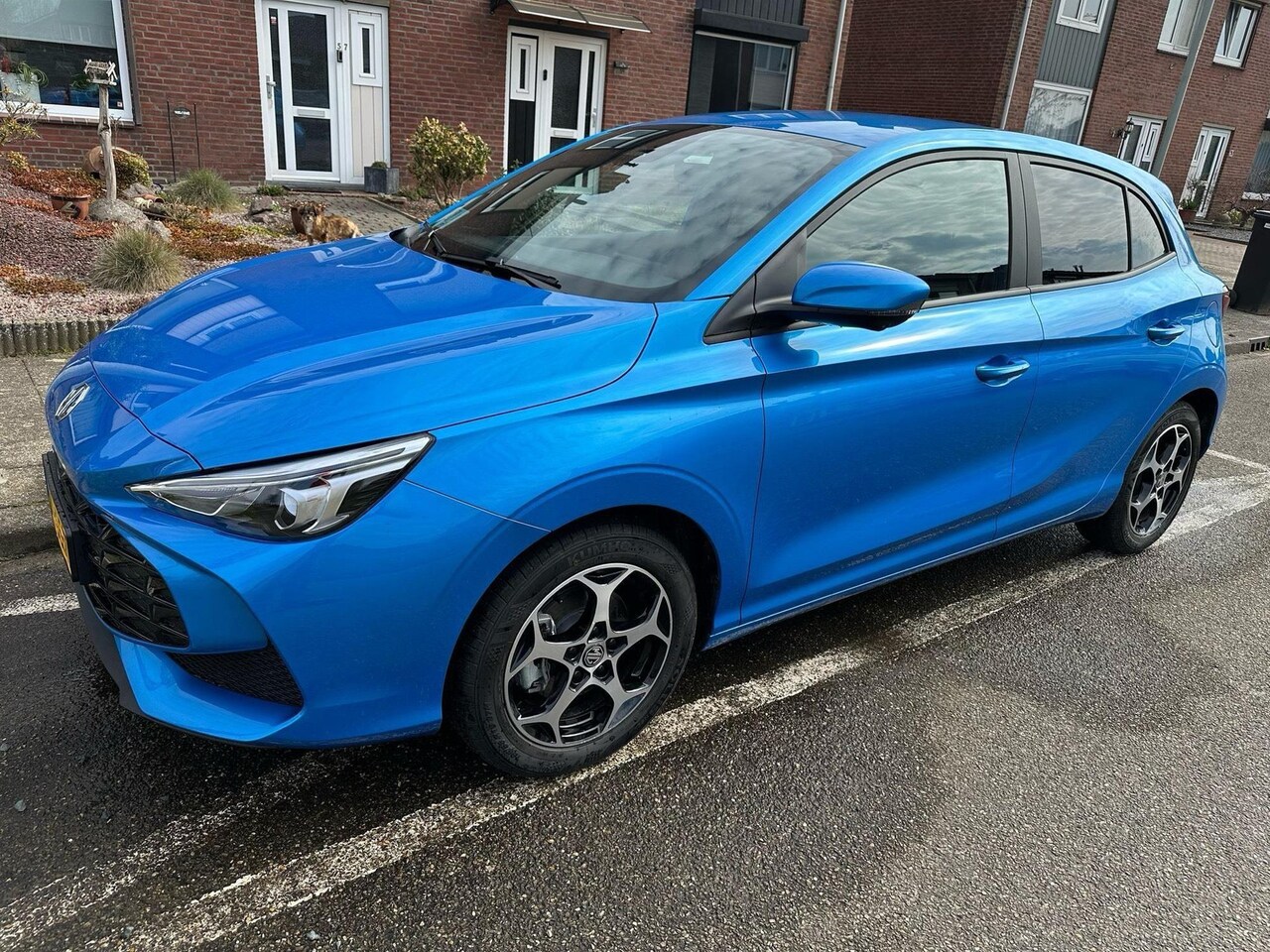 MG 3 - 1.5 Hybrid Luxury 1e Eigenaar | Navigatie | ACC | ECC | 16"LMV | Stoel + Stuur Verwarming - AutoWereld.nl