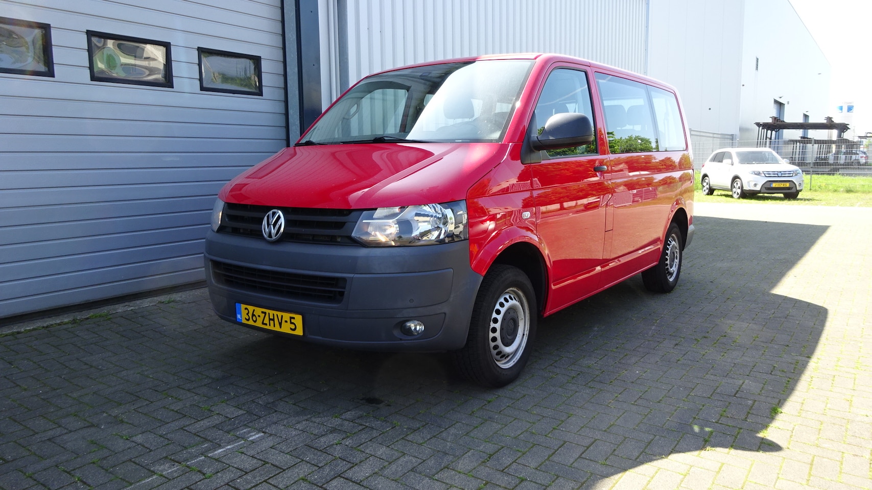 Volkswagen Transporter Kombi - 2.0 TDI L1H1 Comfortline - AutoWereld.nl