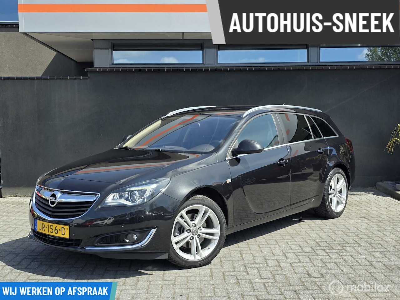 Opel Insignia Sports Tourer - 1.6T Business+ | Luxe | Netjes - AutoWereld.nl